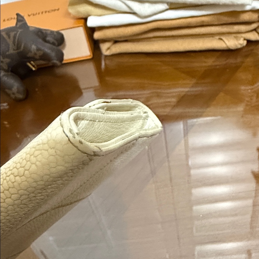 CHANEL Ivory Grained Leather Wild Stitch Wallet - Picture 11 of 13